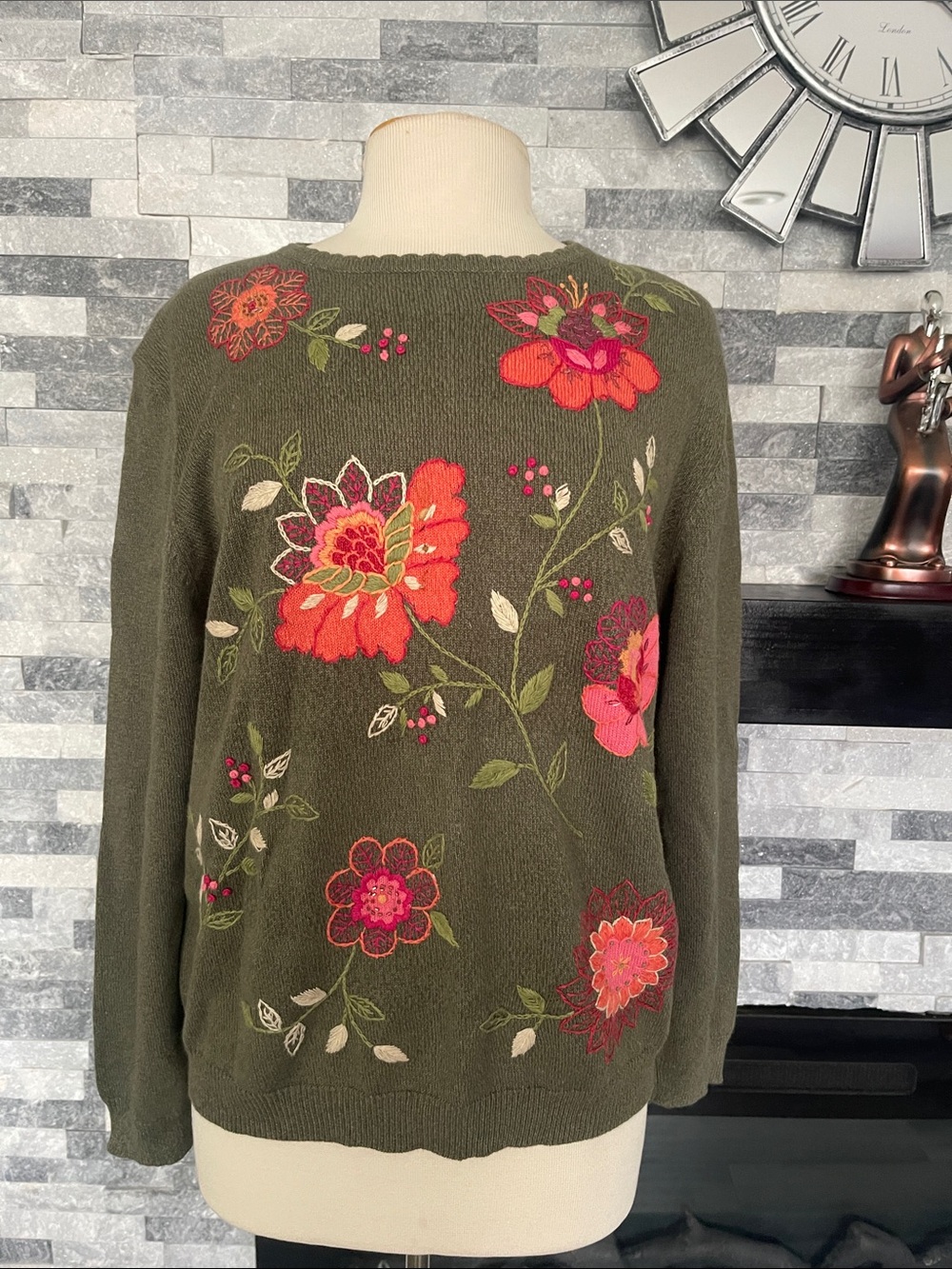 ALFRED DUNNER EMBROIDERED FLOWER BEADED LOOP SWEATER WOMENS Size L